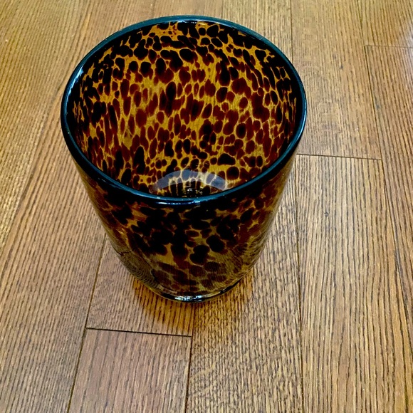 Vase - Picture 1 of 4